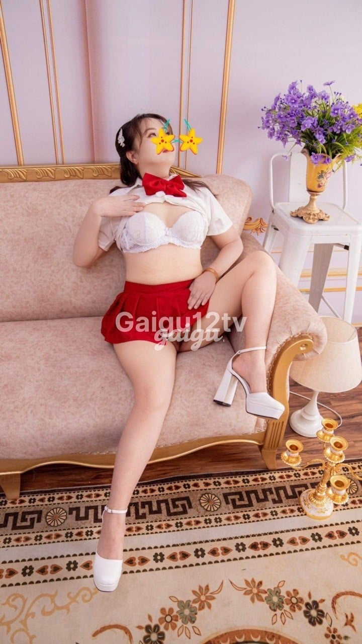 Hương thảo em gái ngọt ngào dịu dàng tình cảm yêu và chiều khách như người yêu
